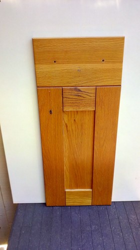 Solid light oak shaker kitchen - light,
