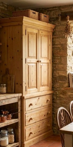 Bespoke pine house - house, keepers