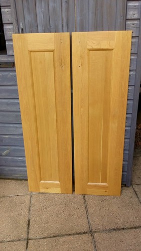 Pair solid light oak shaker - solid,