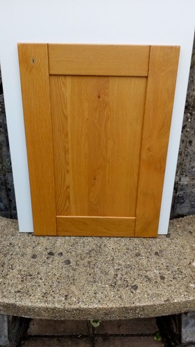 Solid light oak shaker - of,